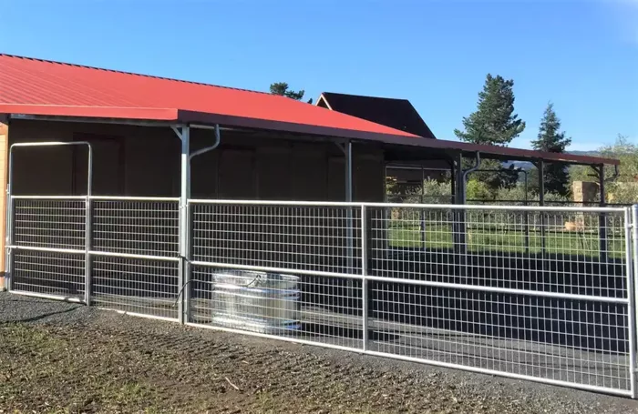 s c barns 2x4 mesh horse panel