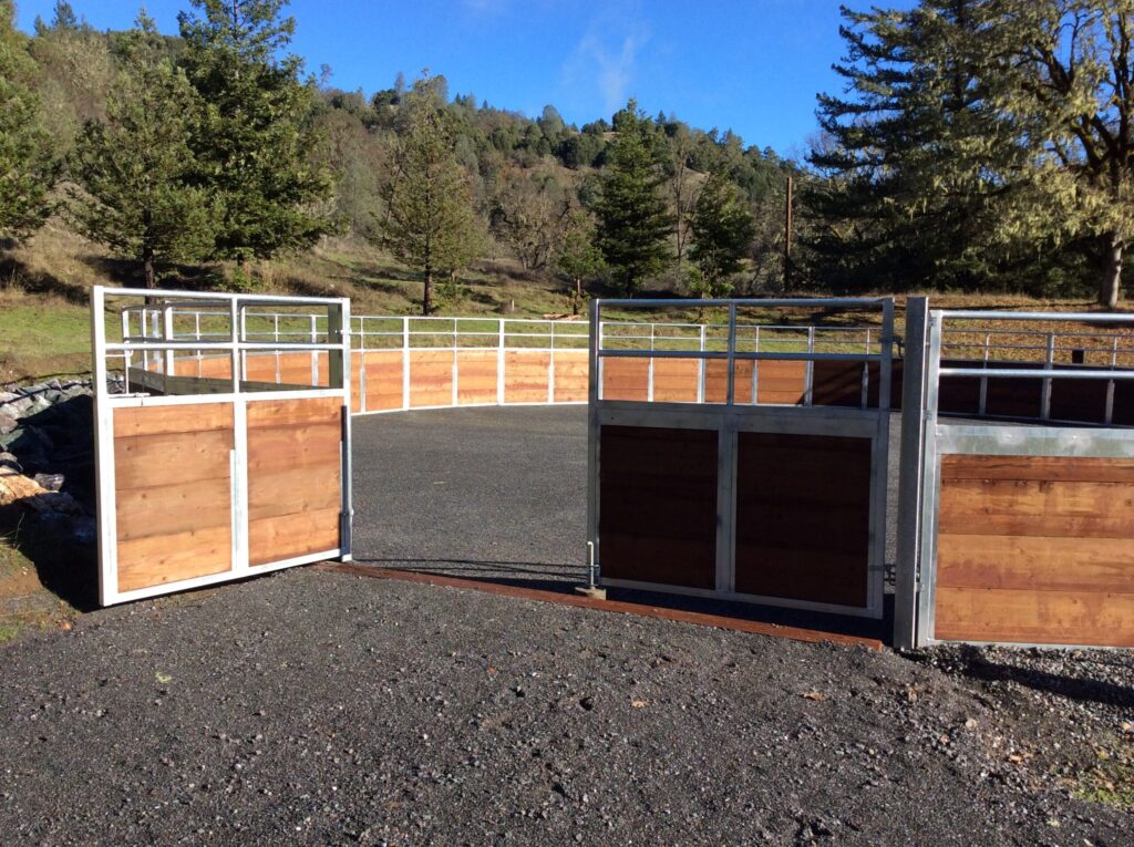 Solid Round Pens SC Barns Buildings and Fence